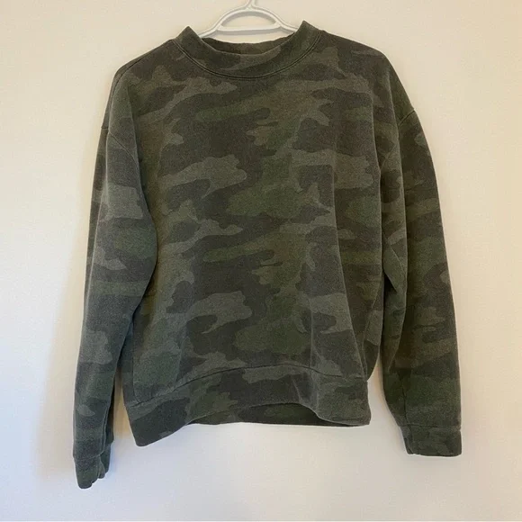 O’Neill green Army  camouflage women’s sweatshirt hunting (16) - Picture 2 of 5